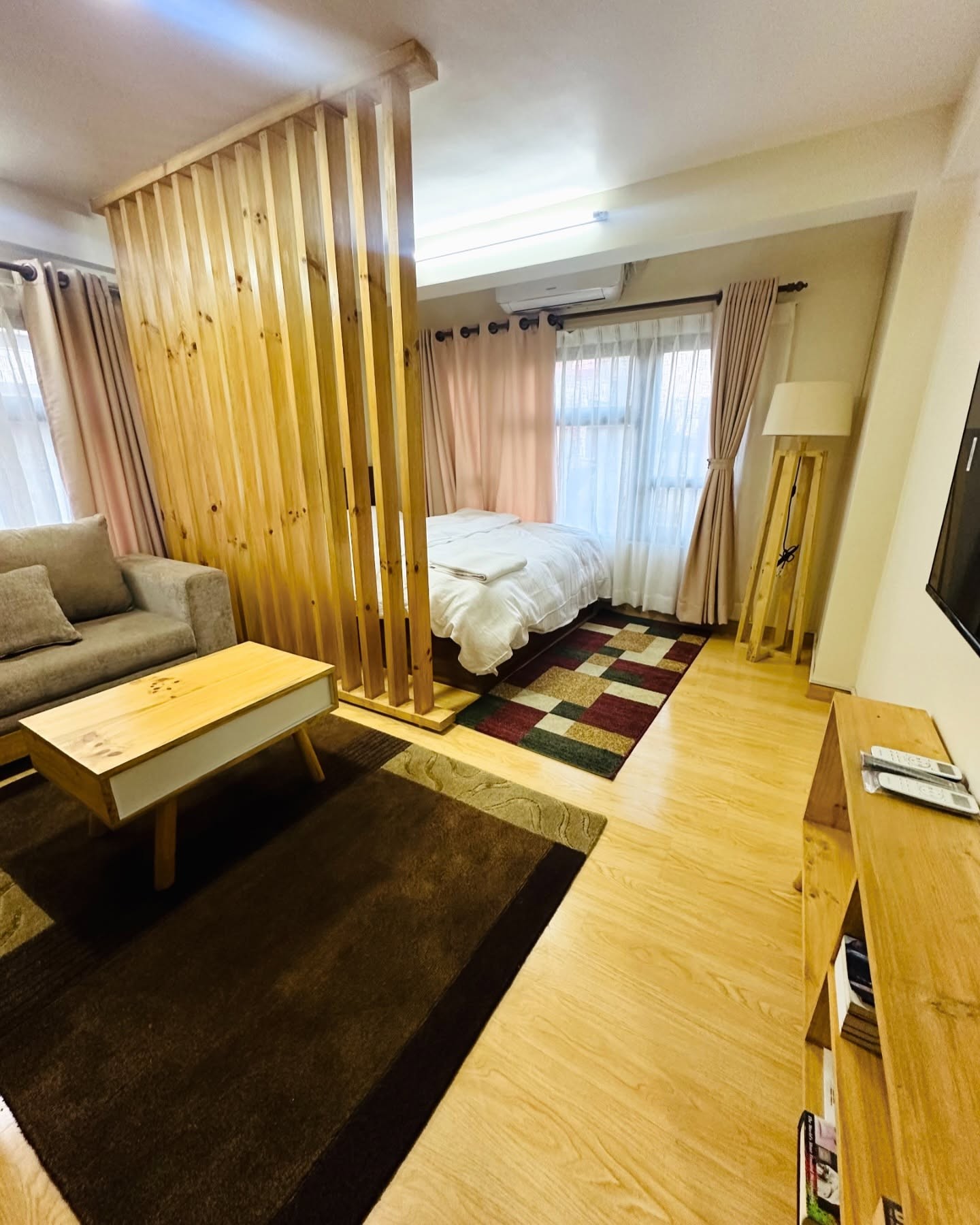 Apartment room with living space | Ivanna Stay
